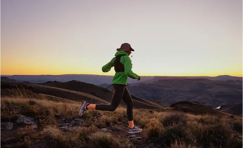 Keen Seek Women's Trail Running Shoe in SAFARI/BLACK-8